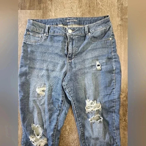 Maurices High Rise Skinny Distressed Jeans‎ Plus Size 14W - Picture 3 of 7